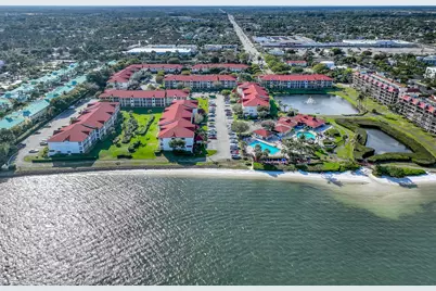 105 Half Moon Circle #F1, Hypoluxo, FL 33462 - Photo 23