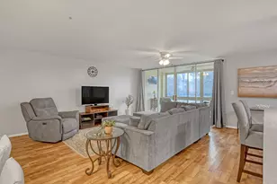 105 Half Moon Cir, Hypoluxo, FL 33462 - Photo 9