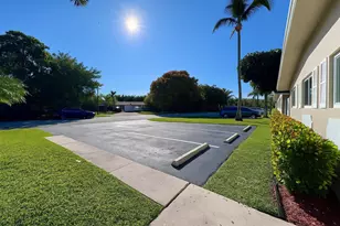 3041 NE 7th Ave, Pompano Beach, FL 33064 - Photo 19