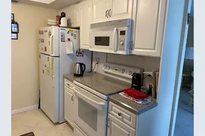 4042 Exeter C, Boca Raton, FL 33434 - Photo 3