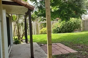 541 NE 47th St, Boca Raton, FL 33431 - Photo 21