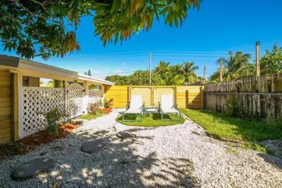 609 S Arnold Avenue S, Lantana, FL 33462 - Photo 11