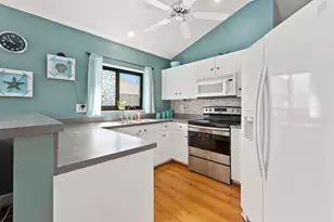 449 SE Glenwood Dr, Port Saint Lucie, FL 34953 - Photo 15