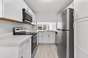 901 Pinecrest Cir, Jupiter, FL 33458 - Photo 5
