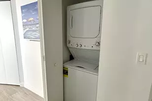 55 SW 9th St, Miami, FL 33130 - Photo 59