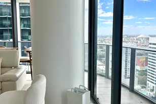 55 SW 9th St, Miami, FL 33130 - Photo 17