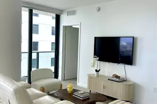 55 SW 9th St, Miami, FL 33130 - Photo 13