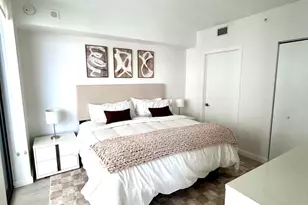 55 SW 9th St, Miami, FL 33130 - Photo 17