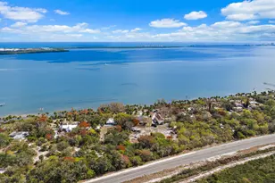 8907 S Indian River Dr, Fort Pierce, FL 34982 - Photo 9