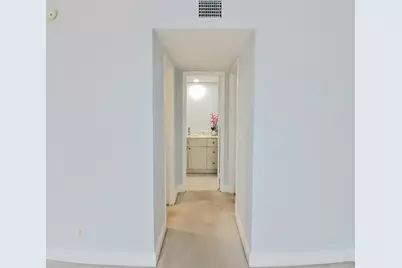 1830 Embassy Drive #303, West Palm Beach, FL 33401 - Photo 11