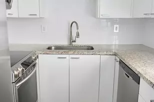 307 Burgundy, Delray Beach, FL 33484 - Photo 3