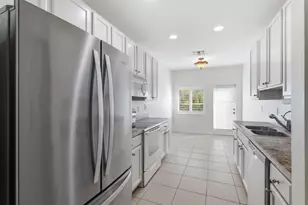 2136 SE Eatonville Dr, Port Saint Lucie, FL 34952 - Photo 5