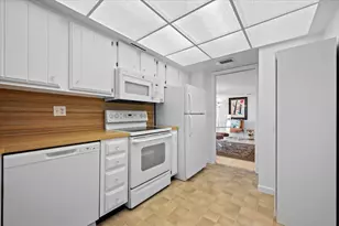 2400 Presidential Way, West Palm Beach, FL 33401 - Photo 25