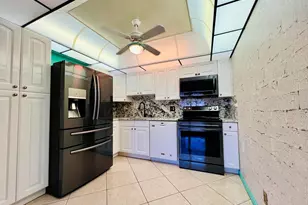 110 Wellington B, West Palm Beach, FL 33417 - Photo 1