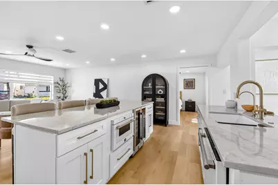 2001 SW Roma Way SW, Boynton Beach, FL 33426 - Photo 11