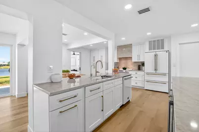 2001 SW Roma Way SW, Boynton Beach, FL 33426 - Photo 3