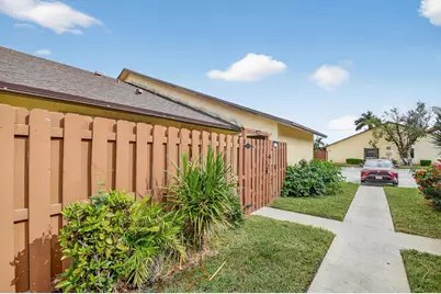 484 Springdale Circle #48d, Palm Springs, FL 33461 - Photo 35