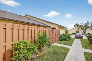 484 Springdale Cir, Palm Springs, FL 33461 - Photo 35