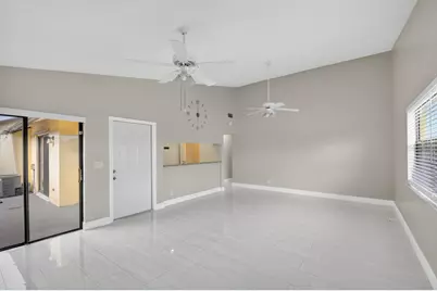 484 Springdale Circle #48d, Palm Springs, FL 33461 - Photo 9