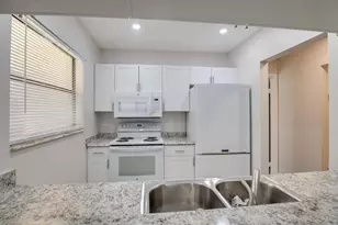 484 Springdale Cir, Palm Springs, FL 33461 - Photo 3