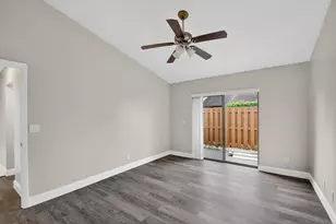 484 Springdale Cir, Palm Springs, FL 33461 - Photo 15