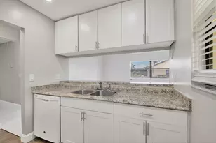 484 Springdale Cir, Palm Springs, FL 33461 - Photo 5