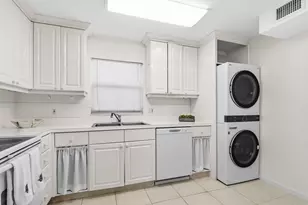 801 Lake Shore Dr, Lake Park, FL 33403 - Photo 17