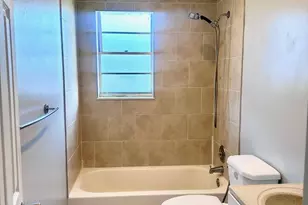 9326 Sunrise Dr, West Palm Beach, FL 33403 - Photo 17