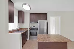 560 NE 46th St, Boca Raton, FL 33431 - Photo 9