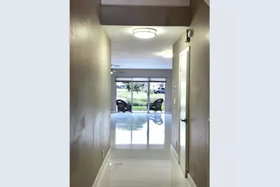 1919 Discovery Circle E, Deerfield Beach, FL 33442 - Photo 3