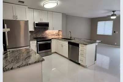 1919 Discovery Circle E, Deerfield Beach, FL 33442 - Photo 5