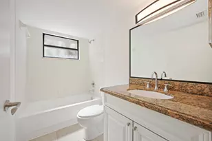 1661 Balfour Point Dr, West Palm Beach, FL 33411 - Photo 11