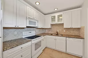 16 SE Turtle Creek Dr, Tequesta, FL 33469 - Photo 11