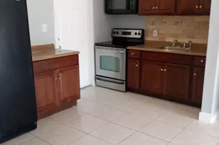 522 W 3rd St, Riviera Beach, FL 33404 - Photo 5