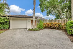 11880 Pebblewood Dr, Wellington, FL 33414 - Photo 37