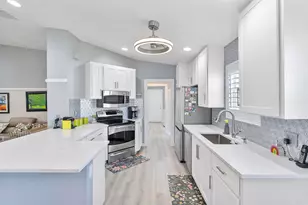 8210 St Johns Ct, Wellington, FL 33414 - Photo 9