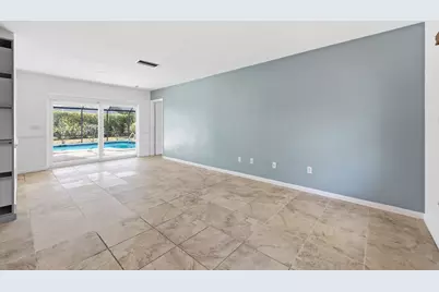 9696 Honeysuckle Avenue, Palm Beach Gardens, FL 33410 - Photo 7