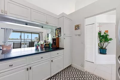 304 Liberty Court, Deerfield Beach, FL 33442 - Photo 3