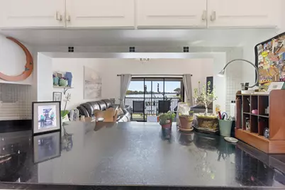 304 Liberty Court, Deerfield Beach, FL 33442 - Photo 7