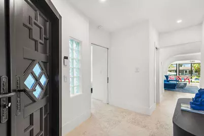 7820 Hawthorne Avenue, Miami Beach, FL 33141 - Photo 29