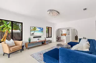 7820 Hawthorne Ave, Miami Beach, FL 33141 - Photo 3