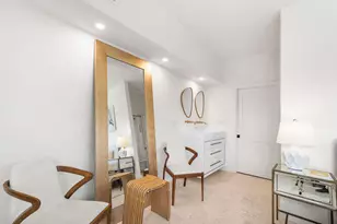 7820 Hawthorne Ave, Miami Beach, FL 33141 - Photo 17