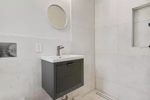 7820 Hawthorne Ave, Miami Beach, FL 33141 - Photo 15