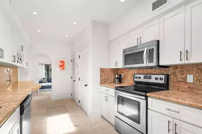 7820 Hawthorne Avenue, Miami Beach, FL 33141 - Photo 41