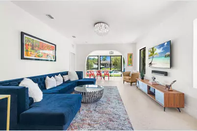 7820 Hawthorne Avenue, Miami Beach, FL 33141 - Photo 1