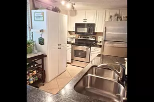 1030 Lake Shore Dr, Lake Park, FL 33403 - Photo 7