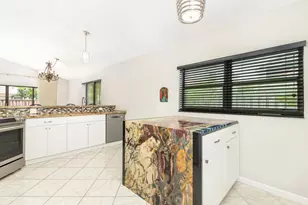 2690 Mikasa Dr, Palm Beach Gardens, FL 33410 - Photo 9