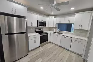 1001 Colony Point Cir, Pembroke Pines, FL 33026 - Photo 9