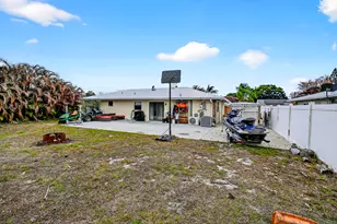 2289 SE Carnation Ave, Port Saint Lucie, FL 34952 - Photo 31