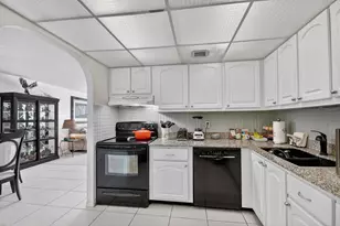 470 Executive Center Dr, West Palm Beach, FL 33401 - Photo 25